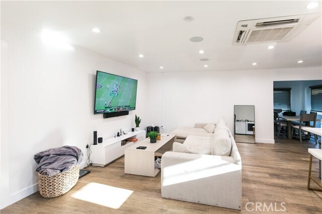 Building Photo - 24306 Victory Blvd