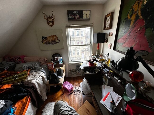 Building Photo - 40 Hooker St