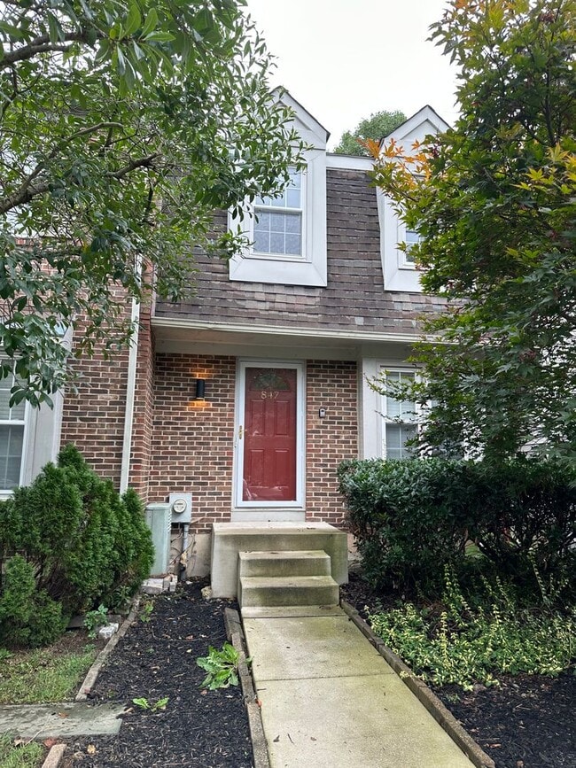 3 bedroom, 2.5 bath in Mendenhall Village - 3 bedroom, 2.5 bath in Mendenhall Village House