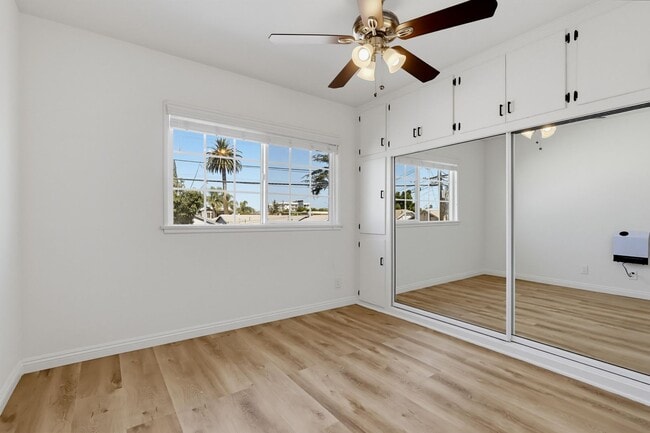 Interior Photo - 6627 Crenshaw Blvd