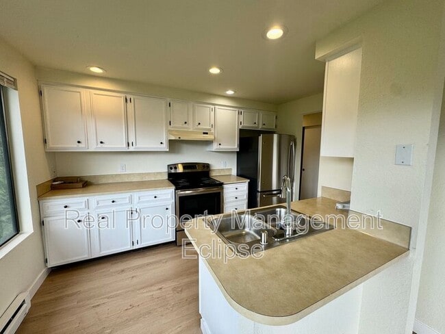 Building Photo - 17319 Stone Ct N
