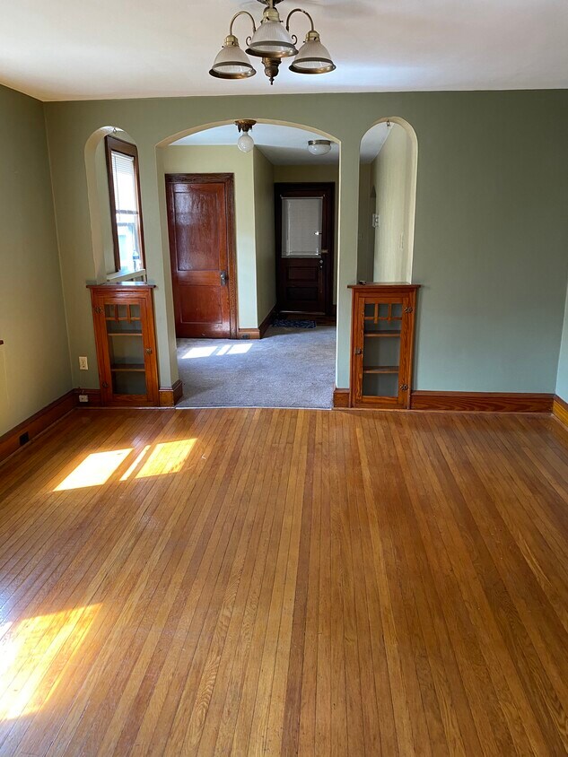 Dining room -foyer - 1017 Prospect Ave