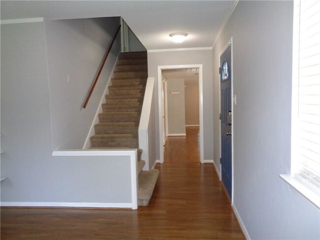 Building Photo - 1310 Doncaster St