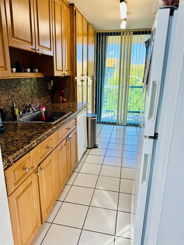 Foto principal - 11780 SW 18th St