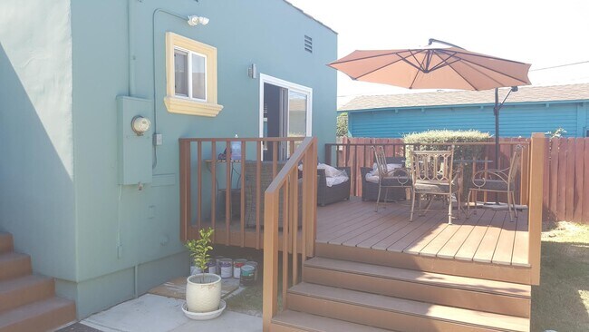 Cubierta del dormitorio principal - 6302 S Rimpau Blvd