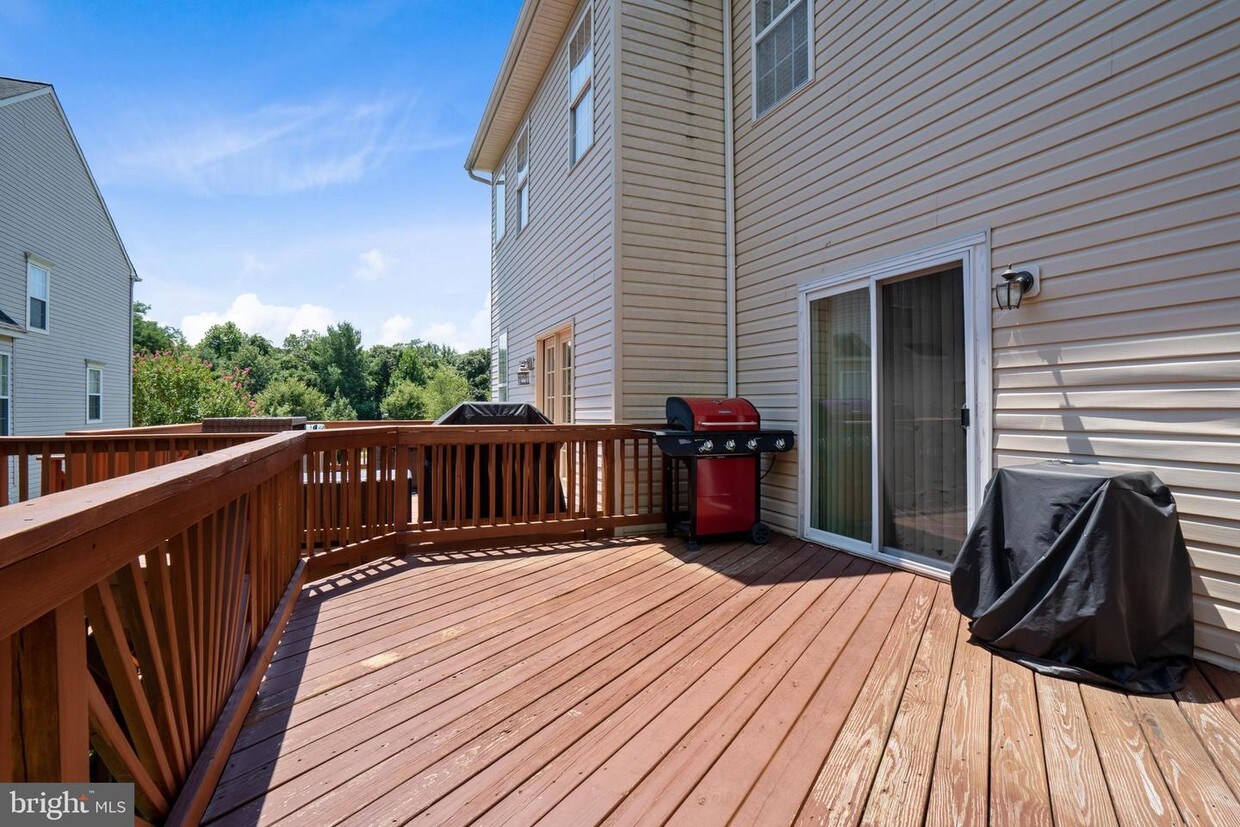 Foto principal - 8149 Jade Crossing Ct