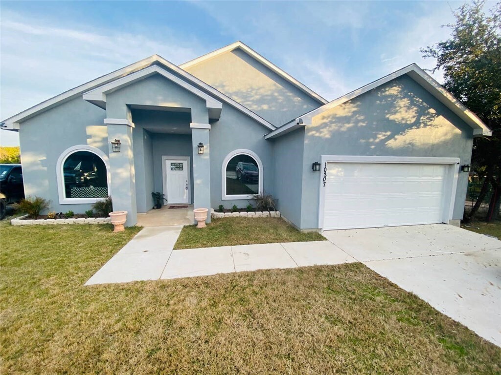 Primary Photo - 10207 Little Creek Cir