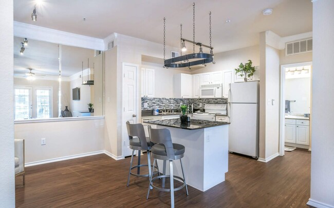 Building Photo - 4400 West University Boulevard Apt #C211, ...