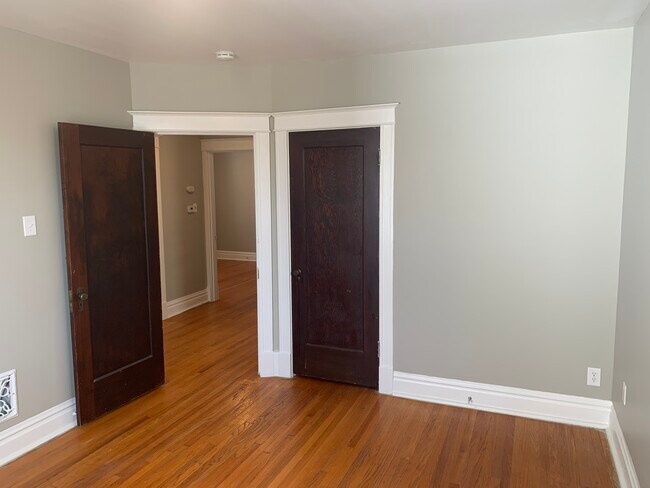 Foto del edificio - 4922 Holly Hills Ave