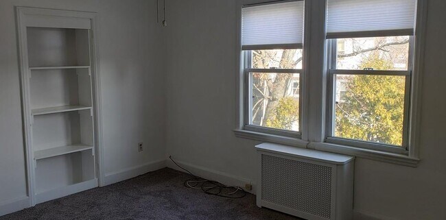 Building Photo - 256 American Legion Hwy