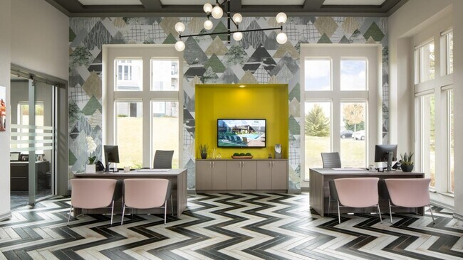 Foto del edificio - 2555 Raywood View
