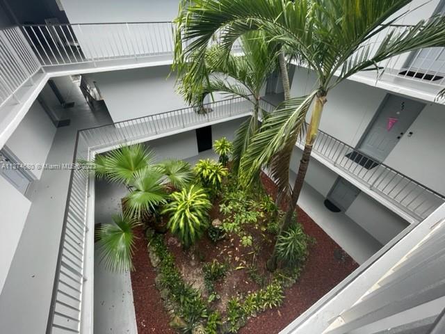 Building Photo - 9641 SW 77th Ave
