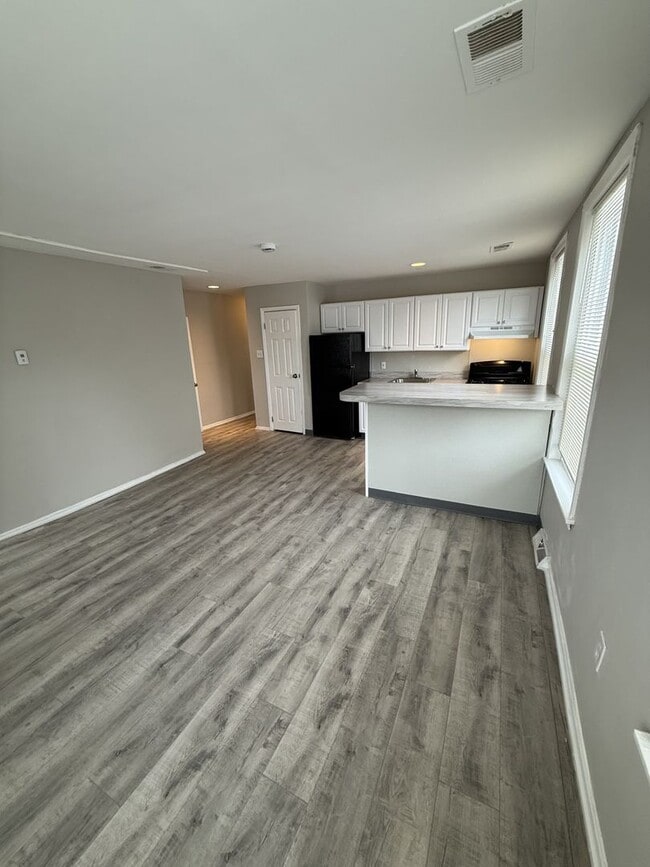 Photo - 336 W 8th St Apartment
