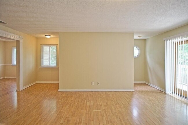 Foto del edificio - 24 Sweetgum Ln