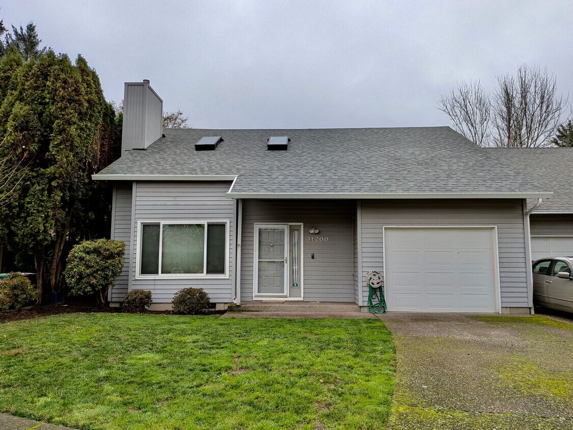 Primary Photo - Discover This Charming Home in Wilsonville.