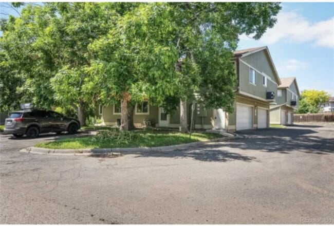 "Spacious 3-Bed, 3-Bath Condo in Aurora's ... - "Spacious 3-Bed, 3-Bath Condo in Aurora's ...