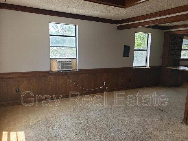 Building Photo - 723 N Highland Ave