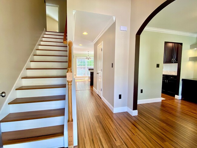Photo - 1744 Somersby Ln House