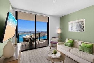 Building Photo - 601 NE 1st Ave