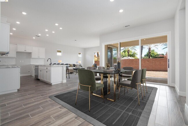 Foto del edificio - Brand new construction & development! Must...