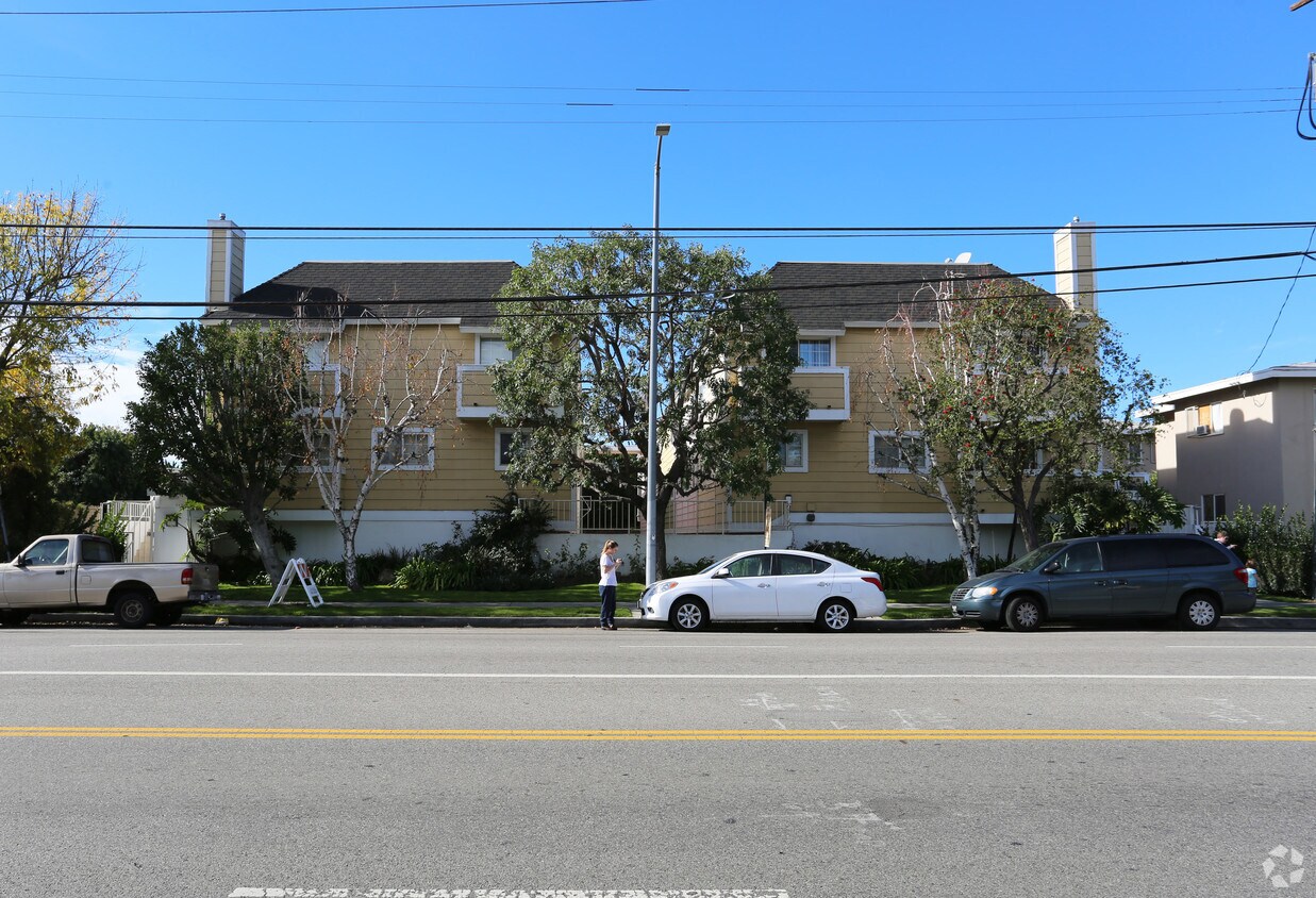 5439 Whitsett ¡alejado - 5439 Whitsett Ave