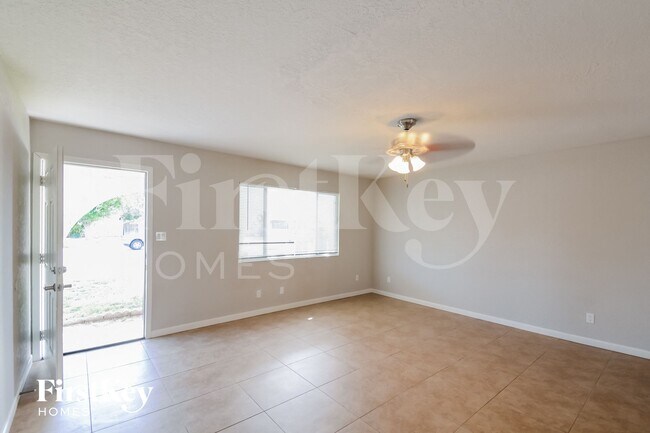 Foto del edificio - 18216 N 24th Dr
