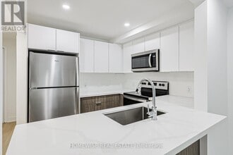 Building Photo - 100 Liberty St N