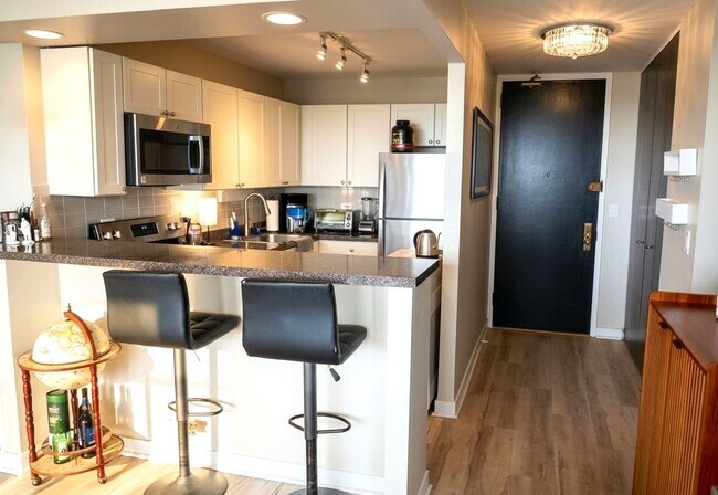 Foto del edificio - 655 W Irving Park Rd