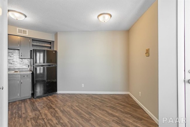 Building Photo - 2622 W Willowlake Dr