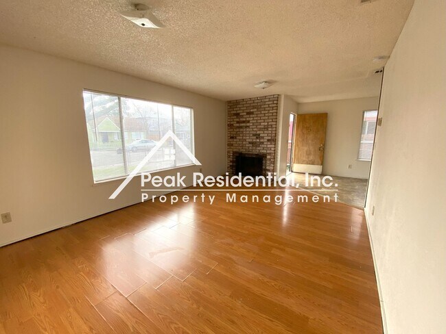 Foto del edificio - Cute 3 bd/1 ba Sacramento House
