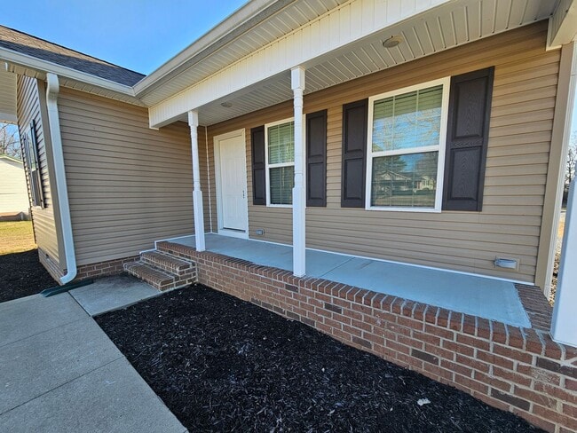 Building Photo - Beautiful Shelbyville Home in Cozy, Conven...