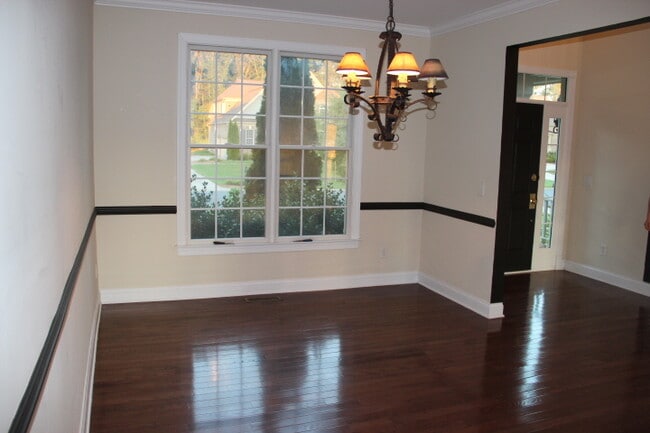 Building Photo - 5009 Groves Edge Ln