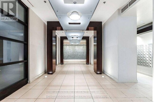 Building Photo - 36 Lee Centre Dr