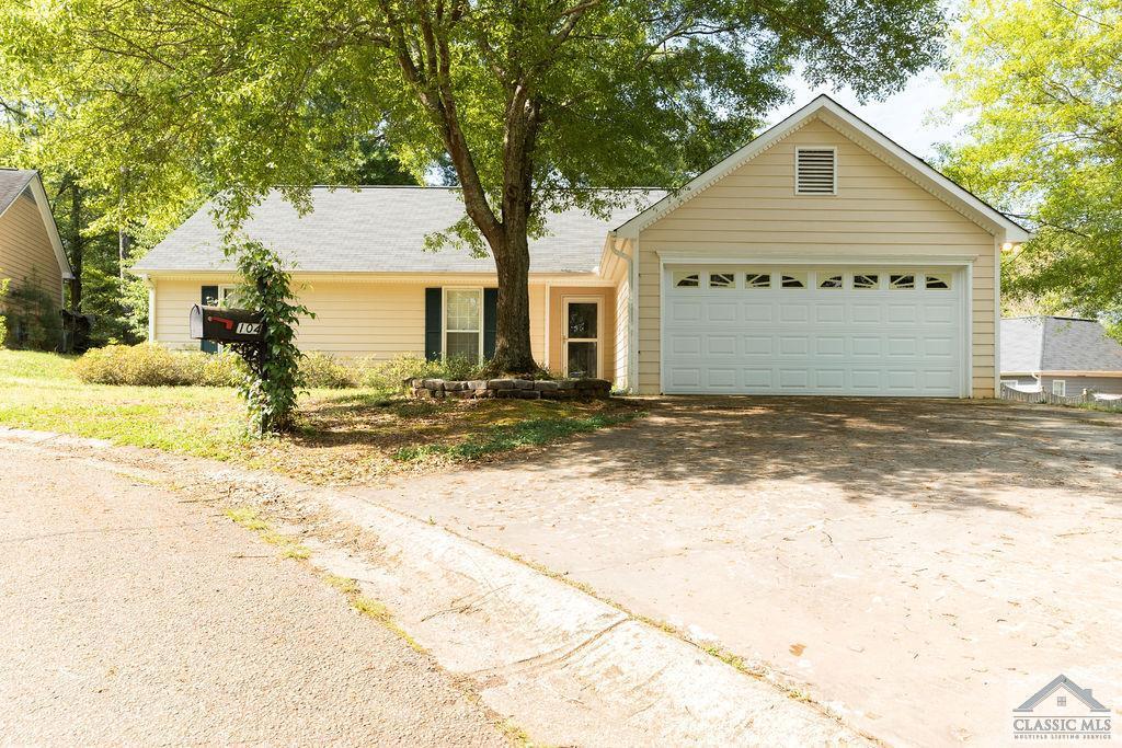 Primary Photo - 104 Winthrop Ct