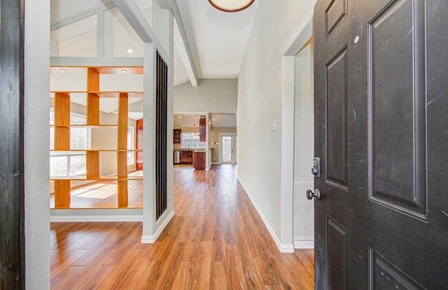 Foto del edificio - 10546 Rippling Fields Dr
