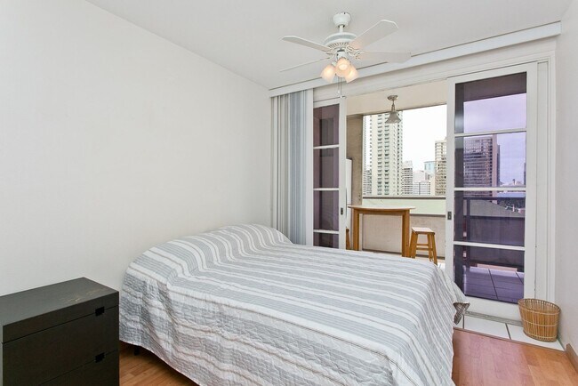 Foto del edificio - Furnished 1 bed/ 1 bath/1 parking! ALL Utilities INCLUDED!