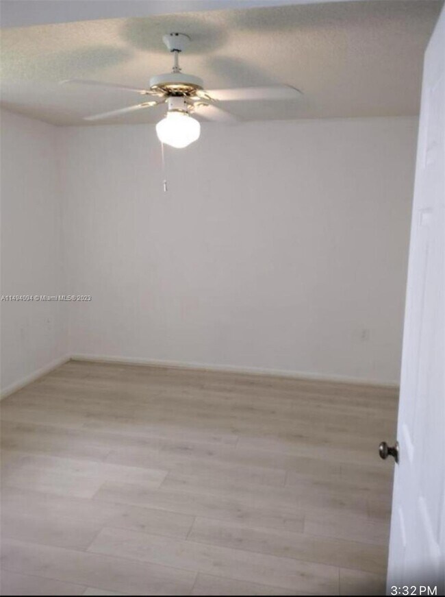 Foto del edificio - 3520 Whitehall Dr