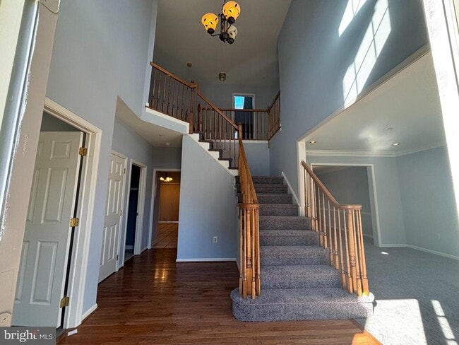 Building Photo - 721 Deer Creek Dr