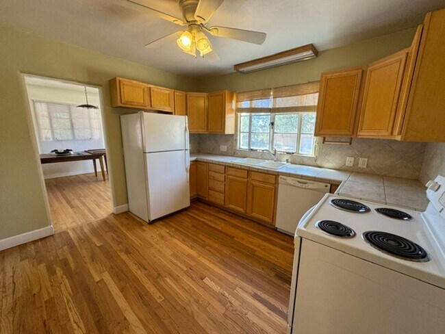Foto del edificio - 603 Dartmouth Dr NE