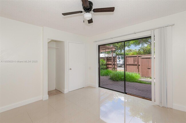 Foto del edificio - 6455 SW 116th Pl