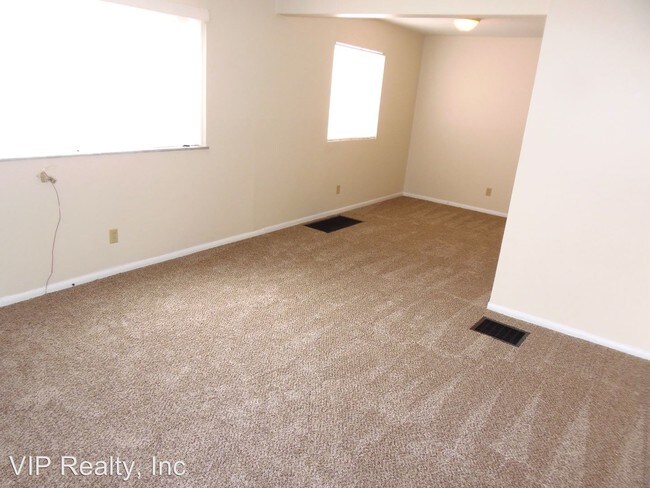 Building Photo - 4171 Sullivant Ave