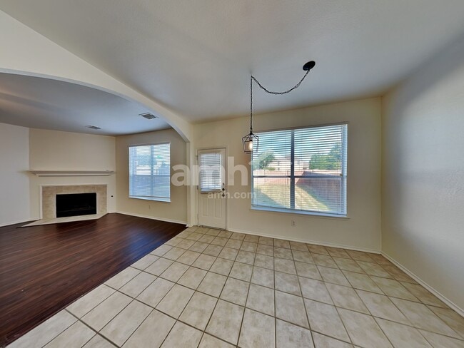 Building Photo - 11829 Cottontail Dr