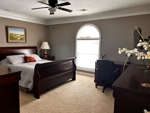 Building Photo - 25575 17-770E