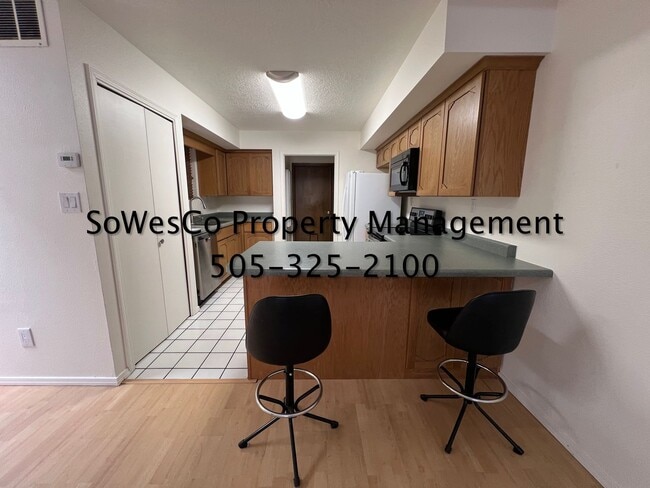 Foto del edificio - Spacious Two Bedroom with 2 Car Garage and Fenced Yard