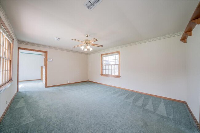 Foto del edificio - 106 W 7th St