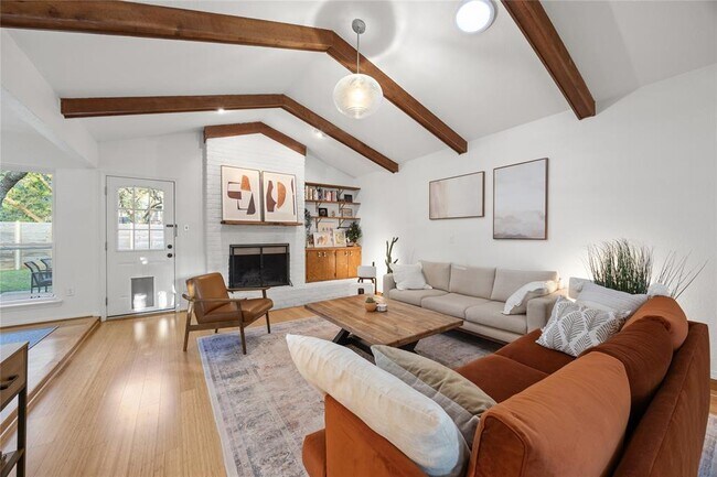 Foto del edificio - 2621 Barton Hills Dr