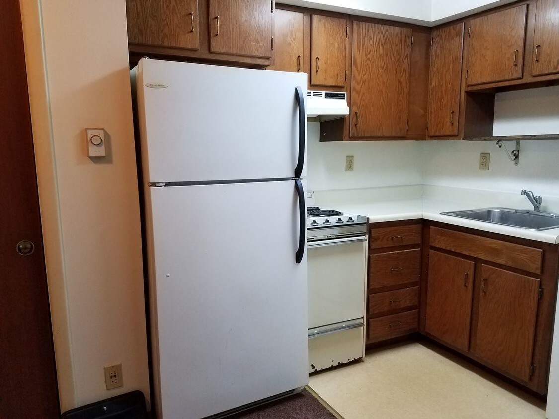 122 E High St, Manheim, PA 17545 Condo for Rent in Manheim, PA