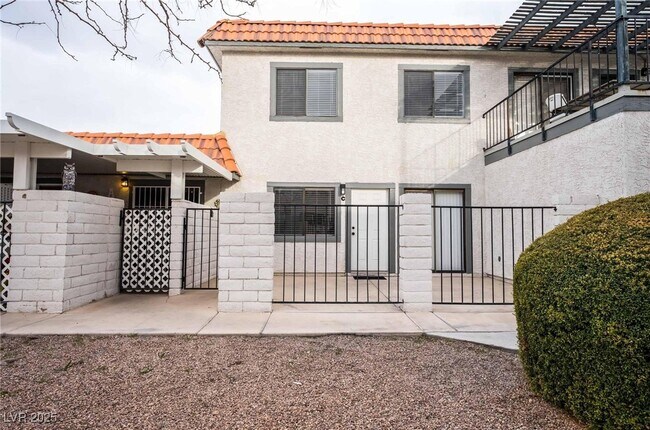 Building Photo - 1133 Willow Tree Dr