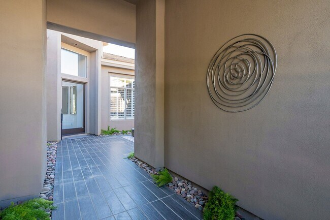 Building Photo - Grayhawk Home with a Pool!