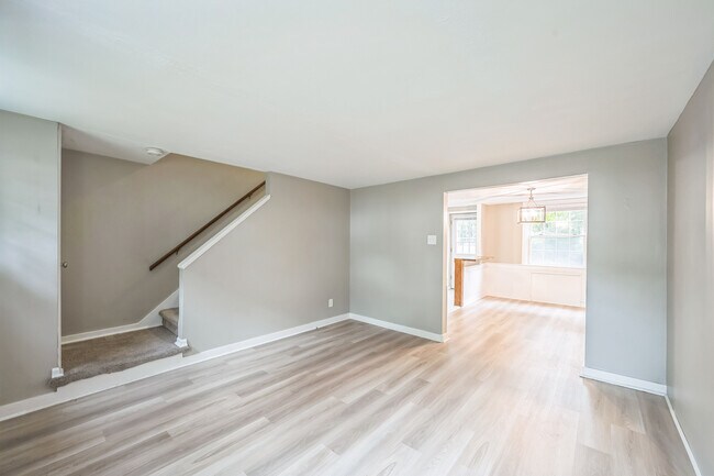 Building Photo - 144 Sunrise Dr